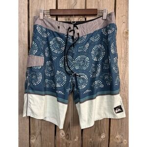 Quicksilver Board Shorts Size 31 Mens Striped Teal Mint Stretch Swim Beach 9.5